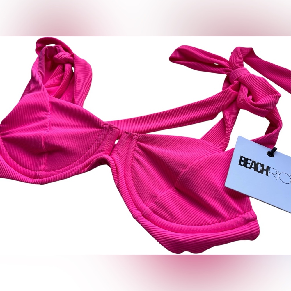 Beach Riot Pink Bikini Top - Picture 3 of 8